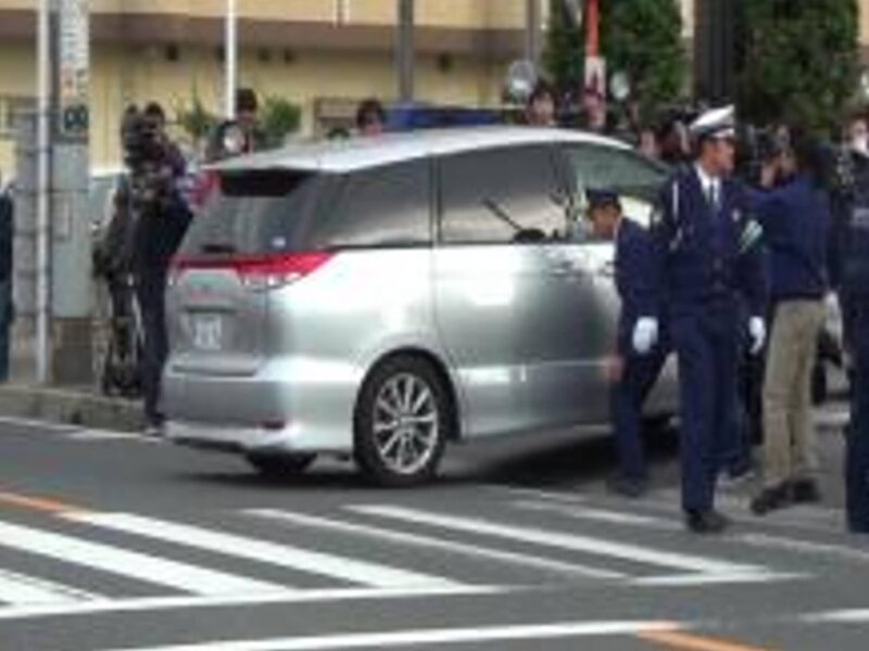 市川警察へ護送される市川ストーカー殺人事件の容疑者