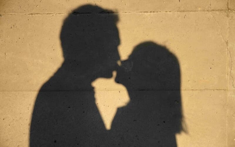 性行為を伴わない肉体的な接触も慰謝料請求の理由になる